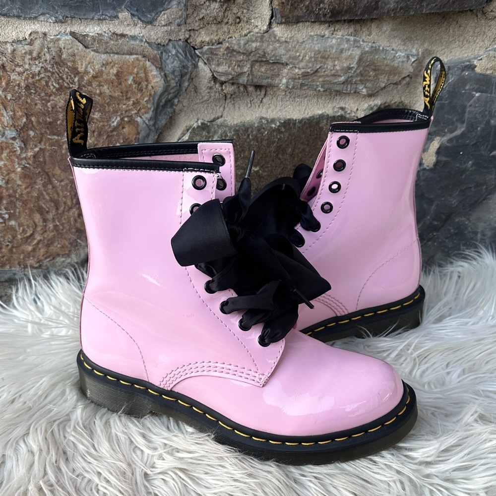 Dr. Martens 1460 Patent Leather Lace Up Boots in Pale Pink Patent Lamper Size 8